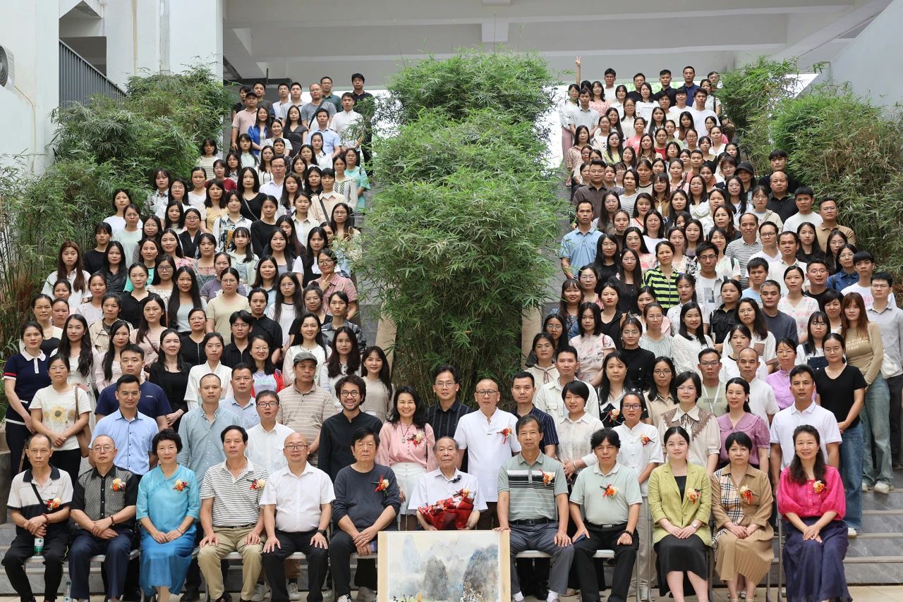 桂平市中小学美术教师水彩画专题培训活动暨大藤峡水彩画社成立仪式在我校顺利举行 丨 千亿体育彩票app(中国)官方网站